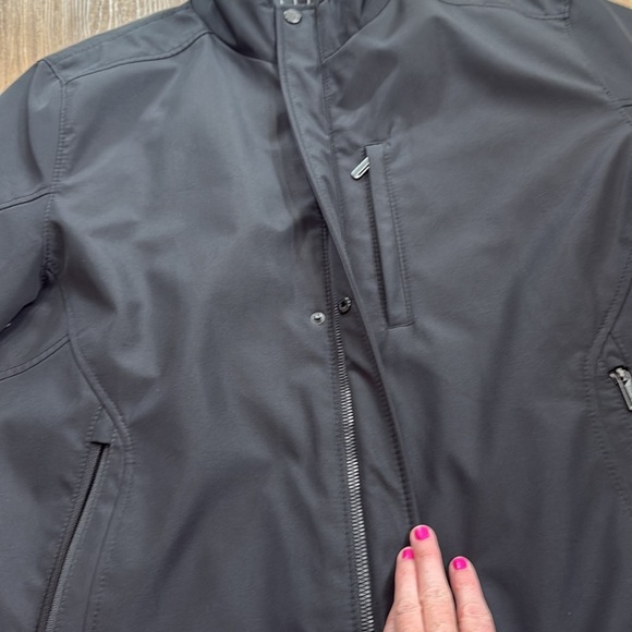 Tumi Tech by Tumi Black Softshell Full Zip Metro Jacket Zip Pockets Men’s Large - Picture 6 of 16